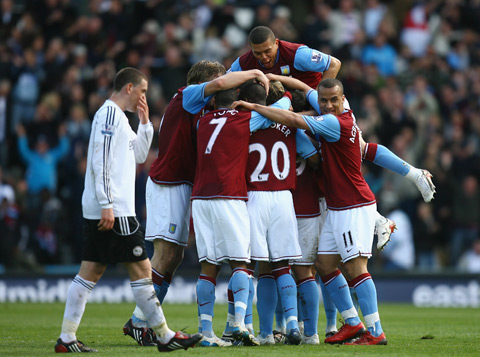 34胜2平，拜仁欧冠小组／联赛阶段主场36场不败（拜仁欧冠小组赛／联赛阶段主场保持36场不败，战绩34胜2平）