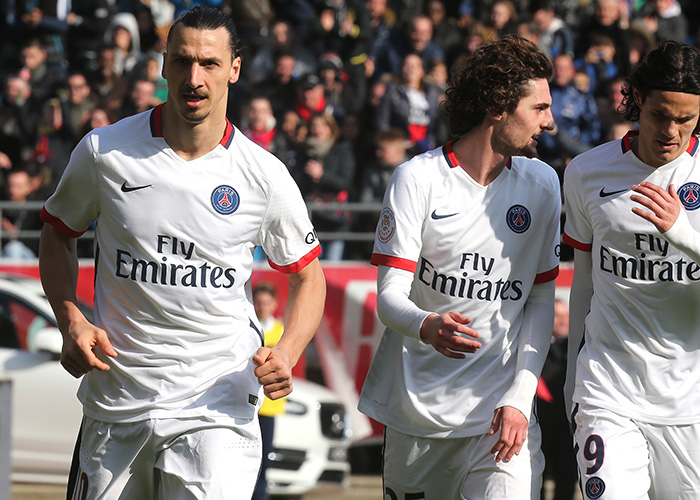 邮报评曼联近5年引援TOP30：姆伯莫第1，C罗第4，桑乔垫底（《邮报》评选曼联近五年30大引援：姆伯莫居首，C罗第4，桑乔垫底）