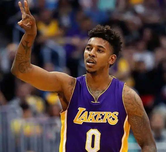 意甲对阵第30支球队球门，劳塔罗当选国米4-0科莫全场最佳（劳塔罗攻破意甲生涯第30支对手球门，荣膺国米4-0科莫全场最佳）